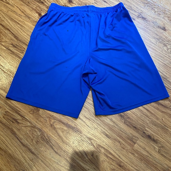 Under Armour Shorts - Picture 2 of 2